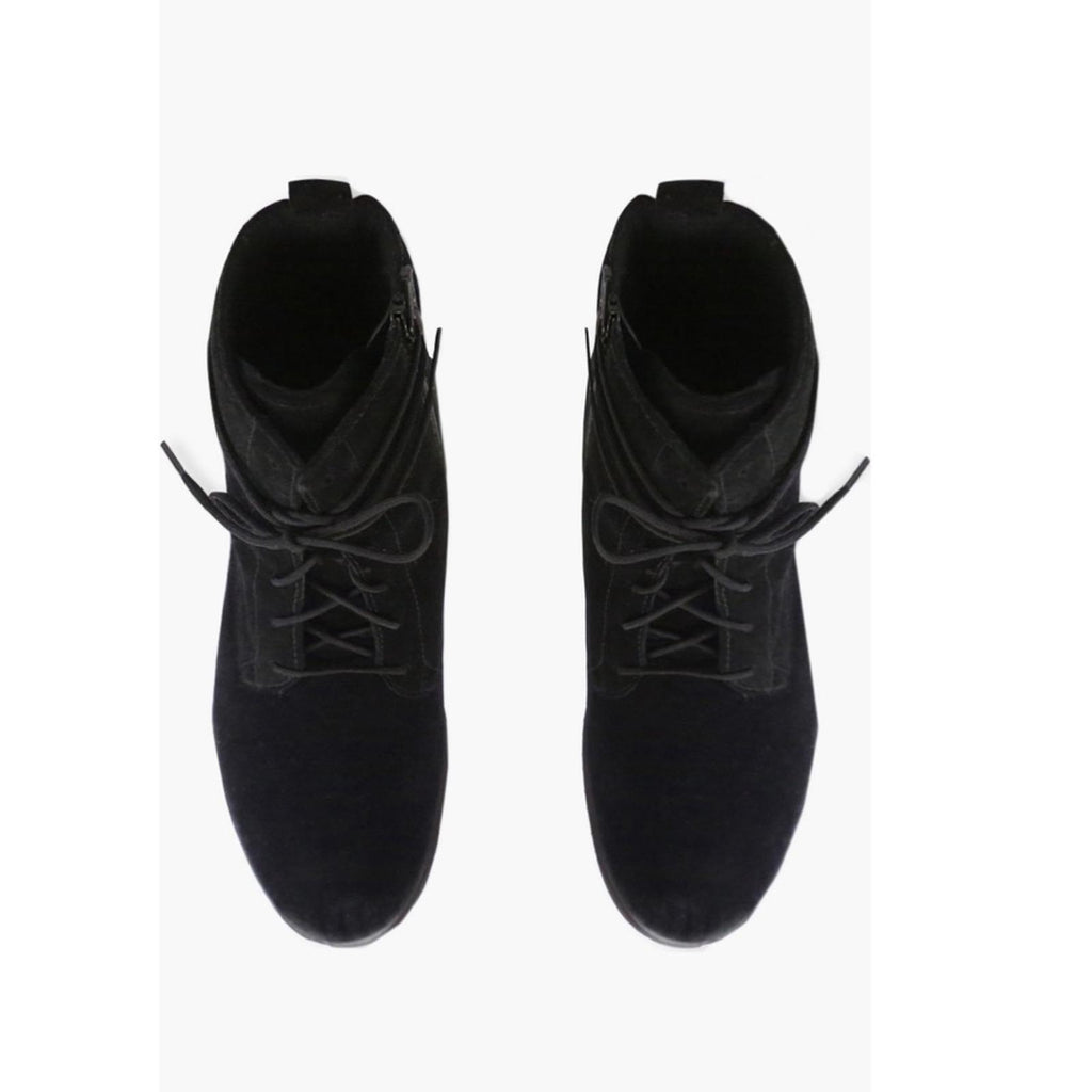 Munro Finnley Water Resistant Booties in Black, Size 8.5 New in Box