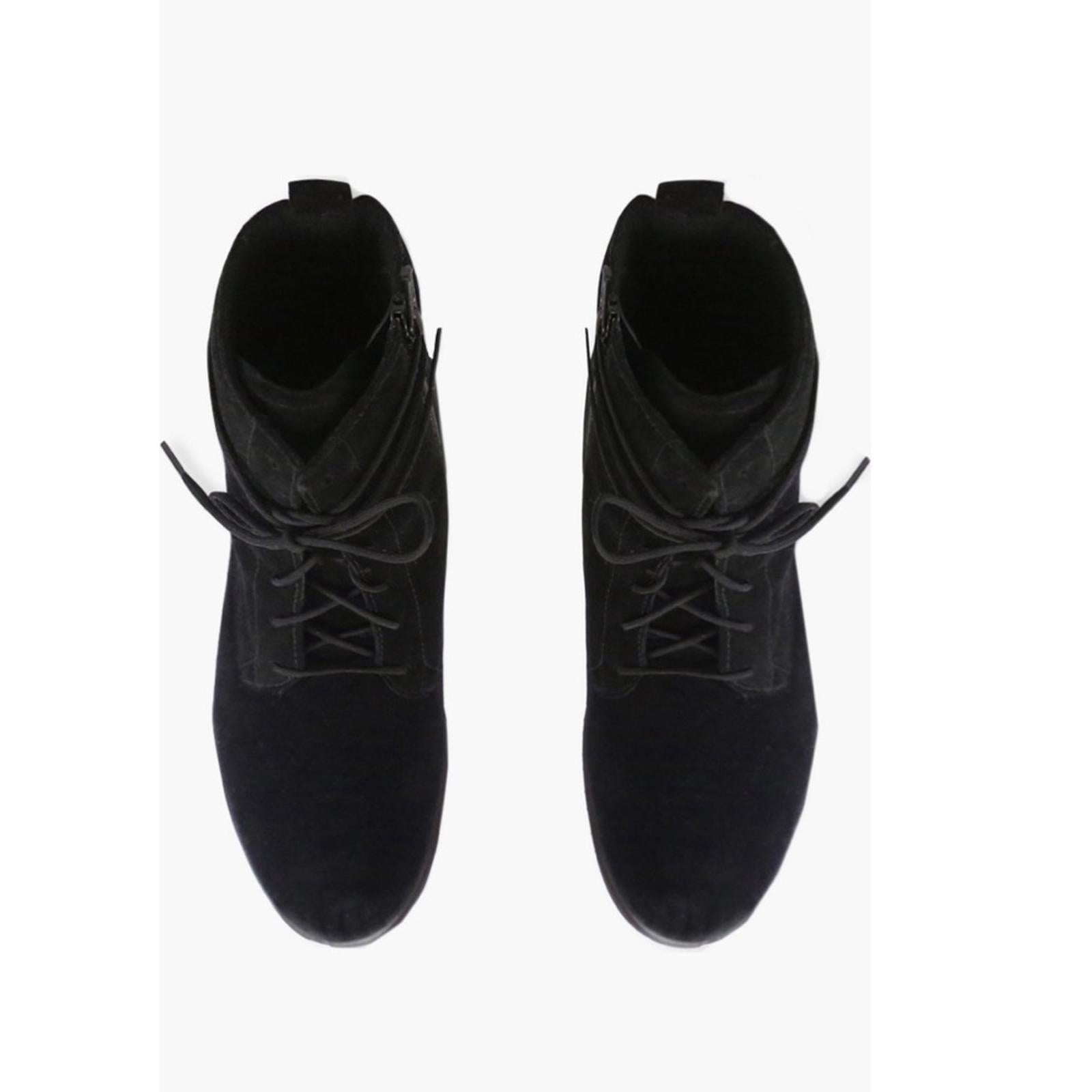 Munro Finnley Water Resistant Booties in Black, Size 8.5 New in Box