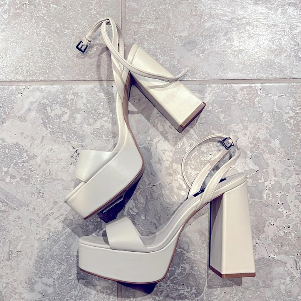 Aqua Bloomingdale’s Cher Ankle Strap Platform High Heel Sandals, Size 9.5 NEW