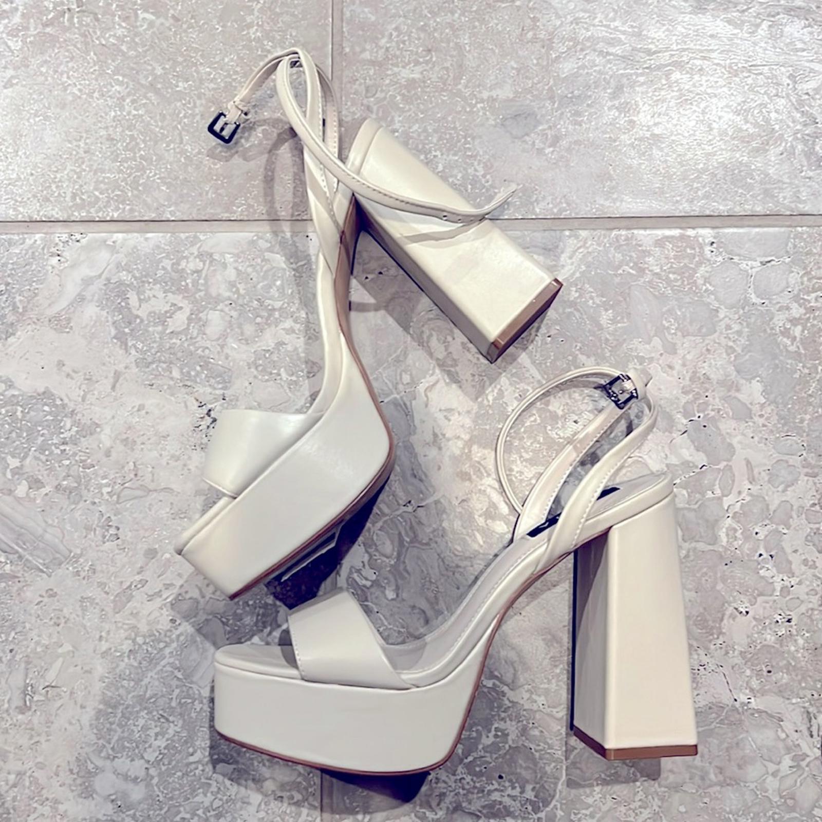 Aqua Bloomingdale’s Cher Ankle Strap Platform High Heel Sandals, Size 9.5 NEW