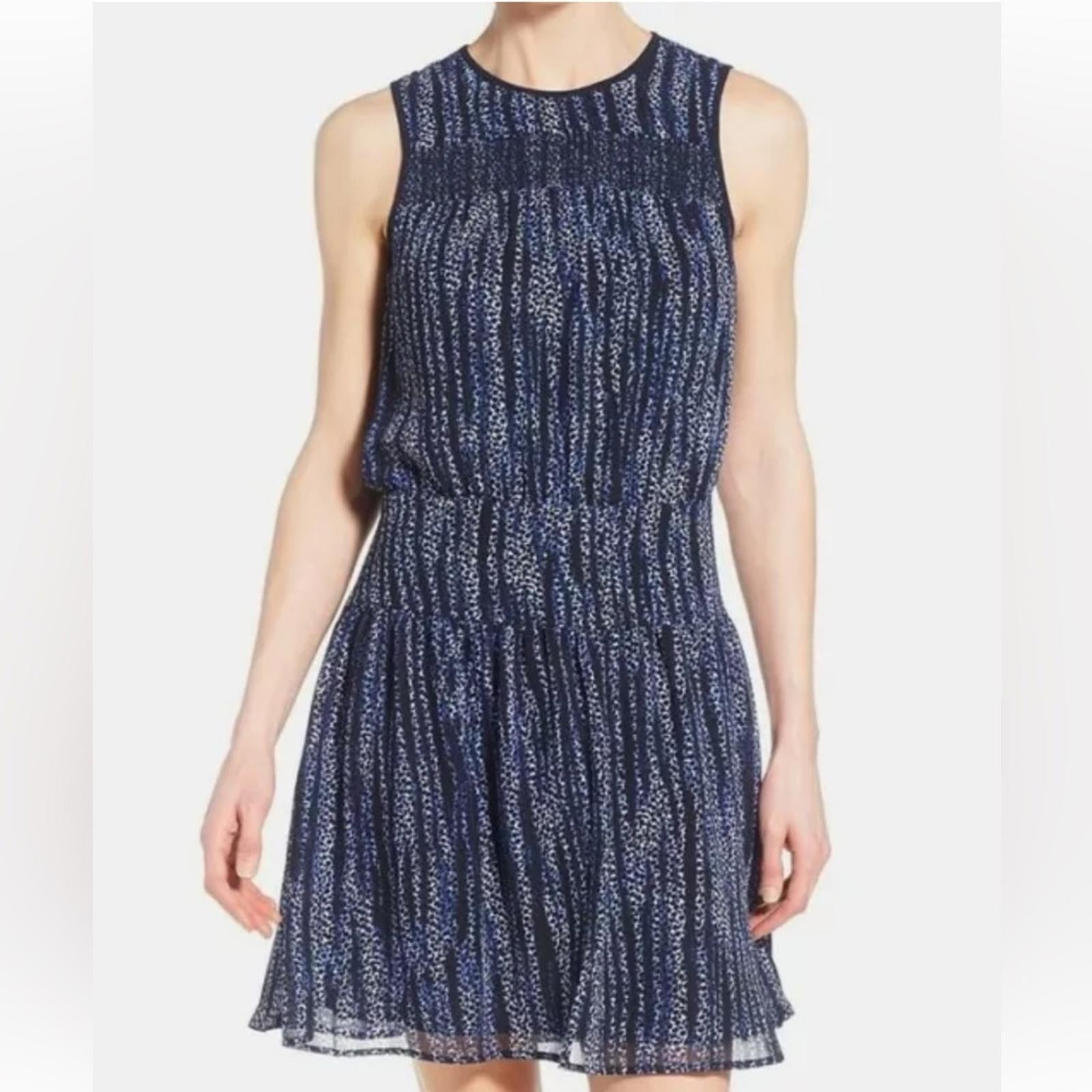 Michael Kors Burnell Smocked Georgette Dress in Navy, Size 0 EXCELLENT $160