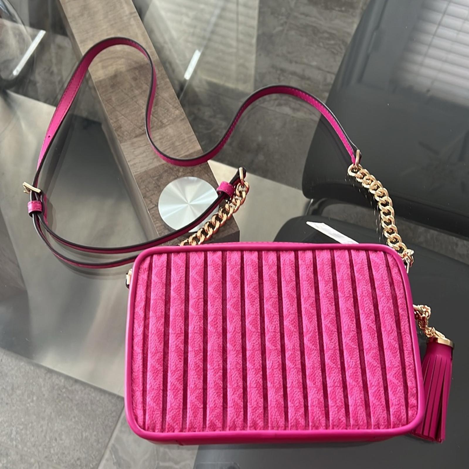 Michael Kors Jet Set Charm Medium Camera Bag in Wild Berry, New w/Tag $298