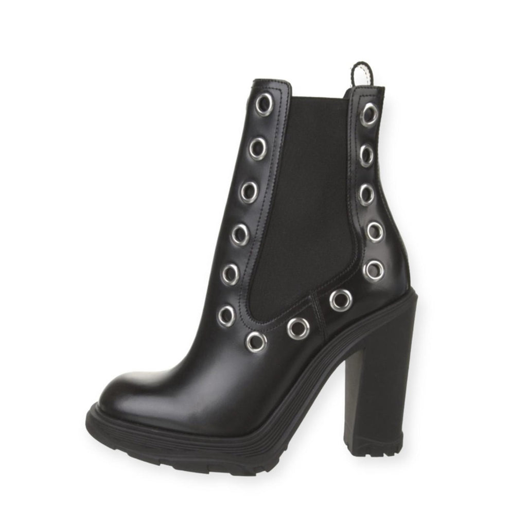 NEW Alexander McQueen Tread Grommet Embellished Boots Black Size 39.5, NWT $1290