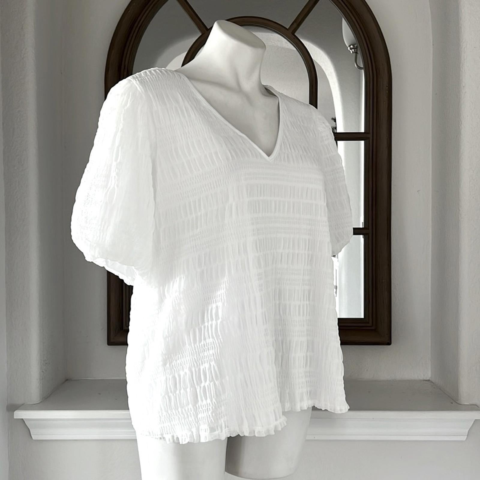 Vince Camuto Smocked Top, Blooming Brights in Ultra White Plus Size 1X NWT $99