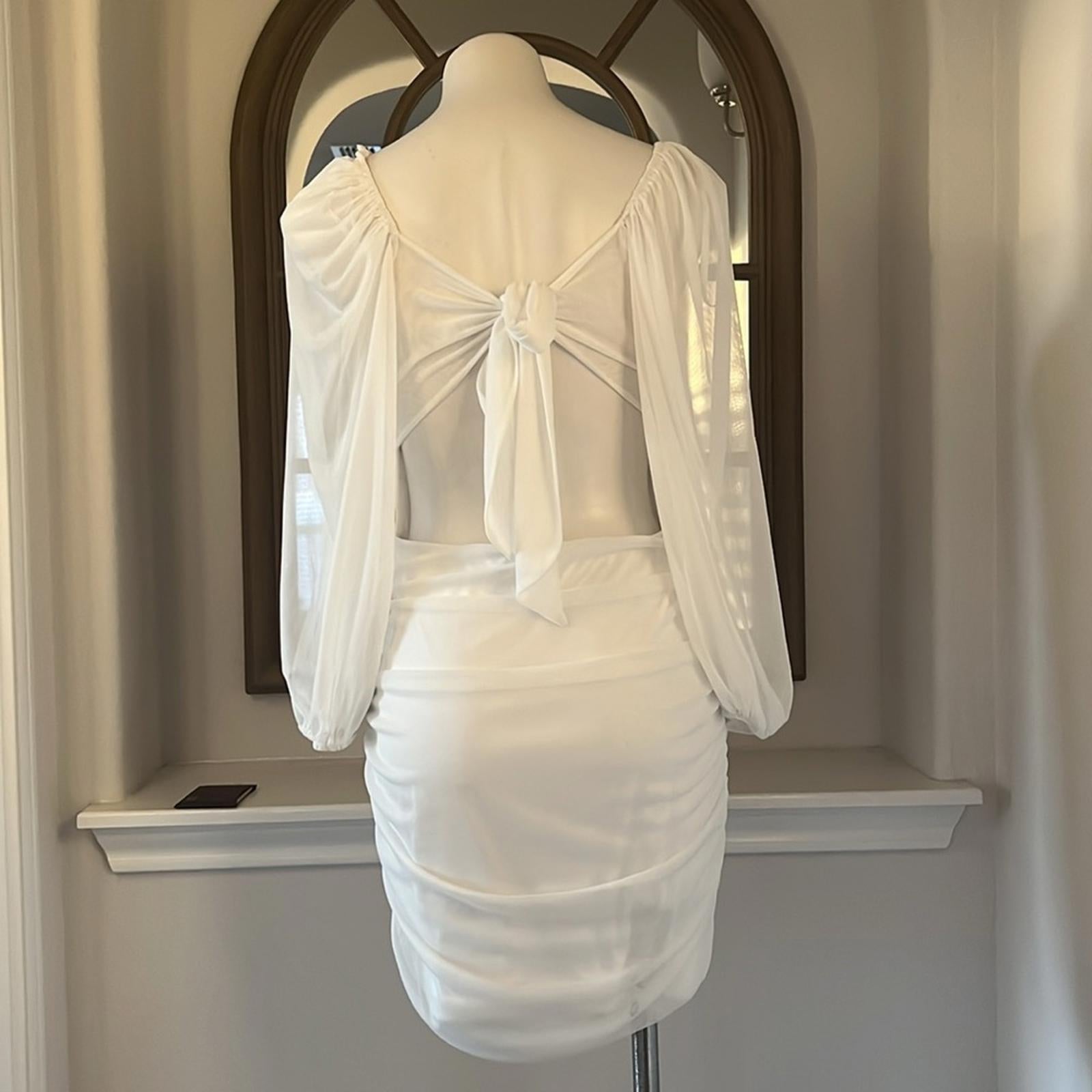 B. Darlin' Long-Sleeve V-Neck Ruched Bodycon Dress in White, Juniors Size XL NWT