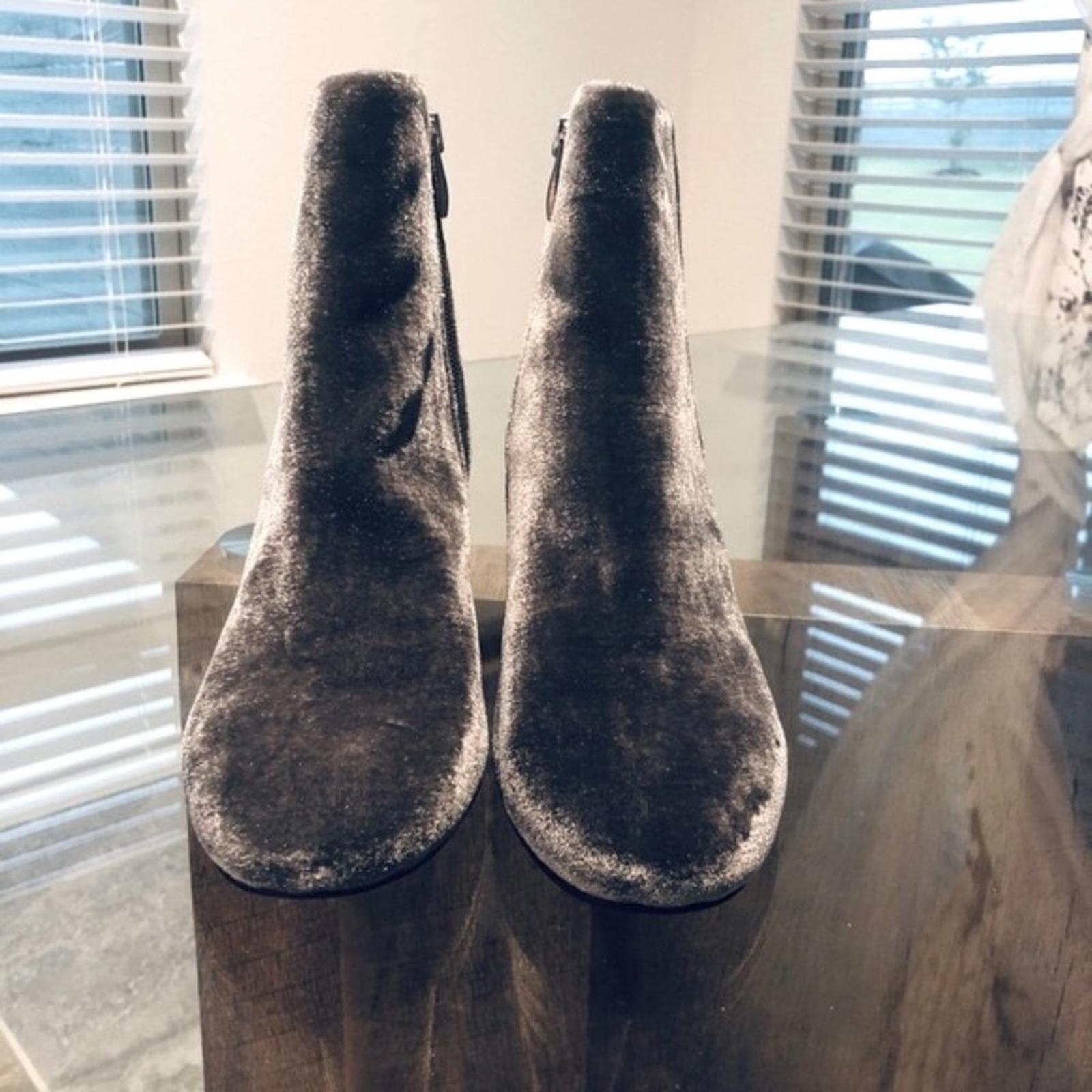 Franco Sarto Suede Velvet Jubilee Booties in Nimbus Grey, Size 7.5 New in Box