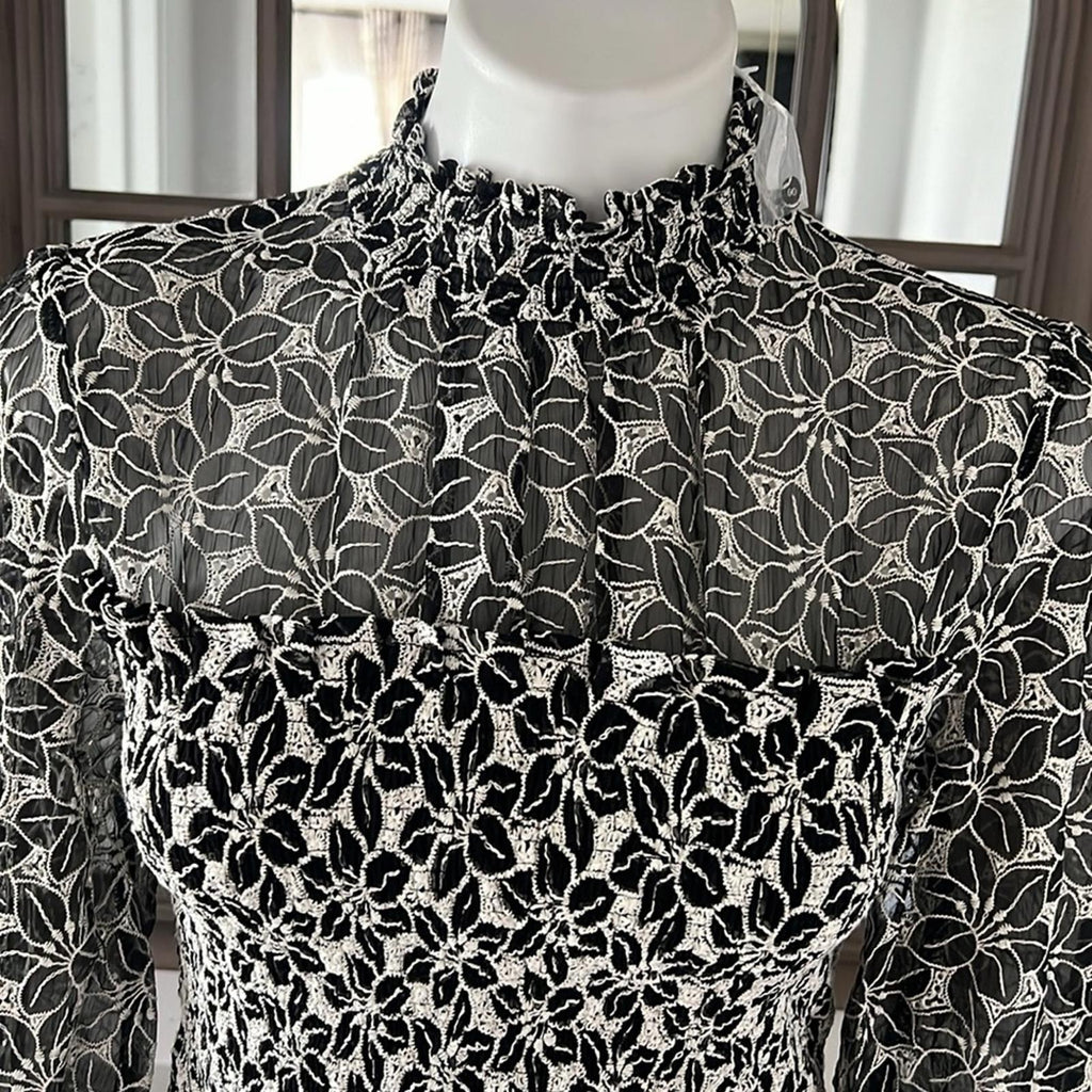 En Saison Embroidered Mock Neck Top, Size S NEW