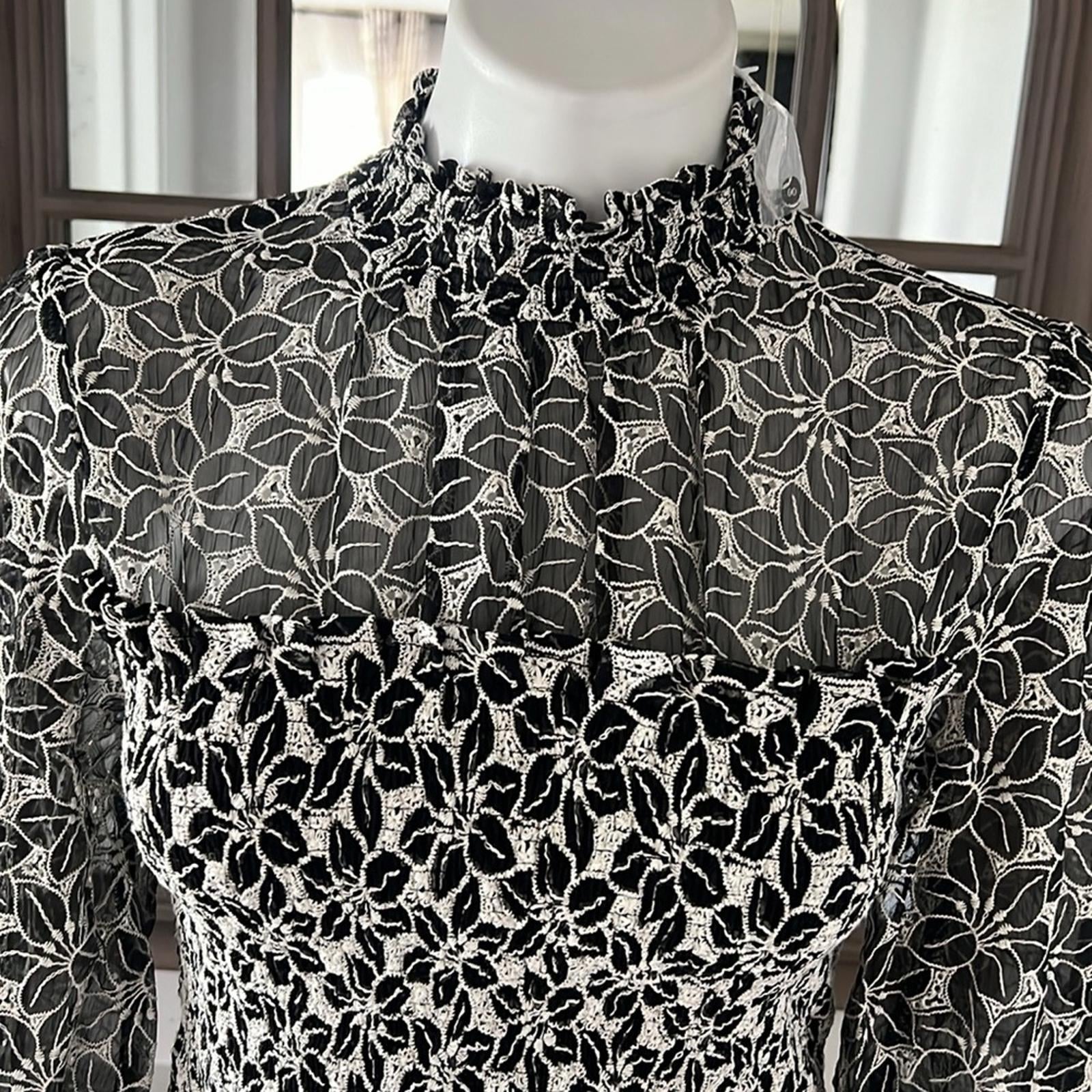 En Saison Embroidered Mock Neck Top, Size S NEW