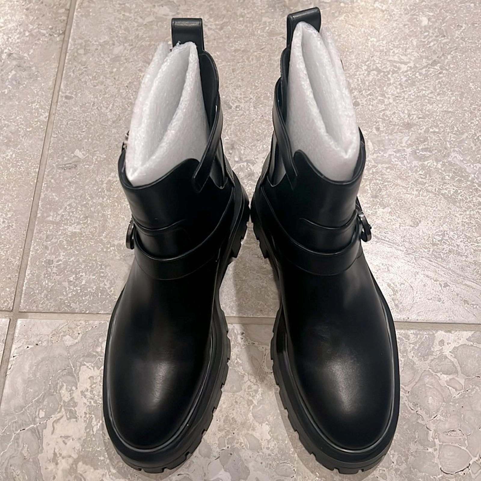 Stuart Weitzman Maverick Bedford Moto Buckled Booties in Black 5.5 NEW +DustBag