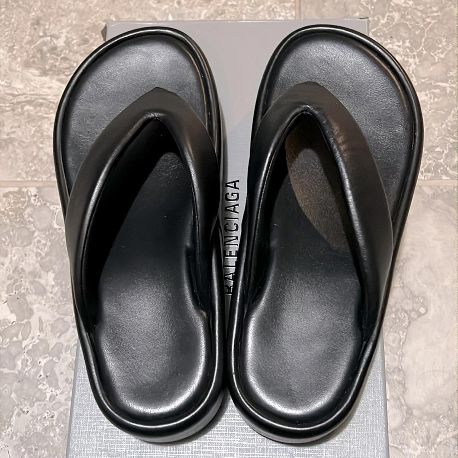 Balenciaga Padded Rise Platform Leather Thong Sandals in Black, Size 41 $695