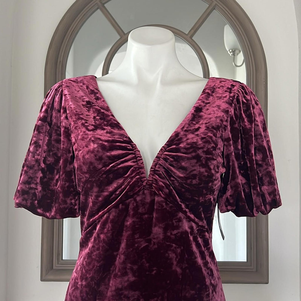 NWT Guess Textured Bodycon Crushed Velvet Mini Dress in Wine Size 12 New w/Tag