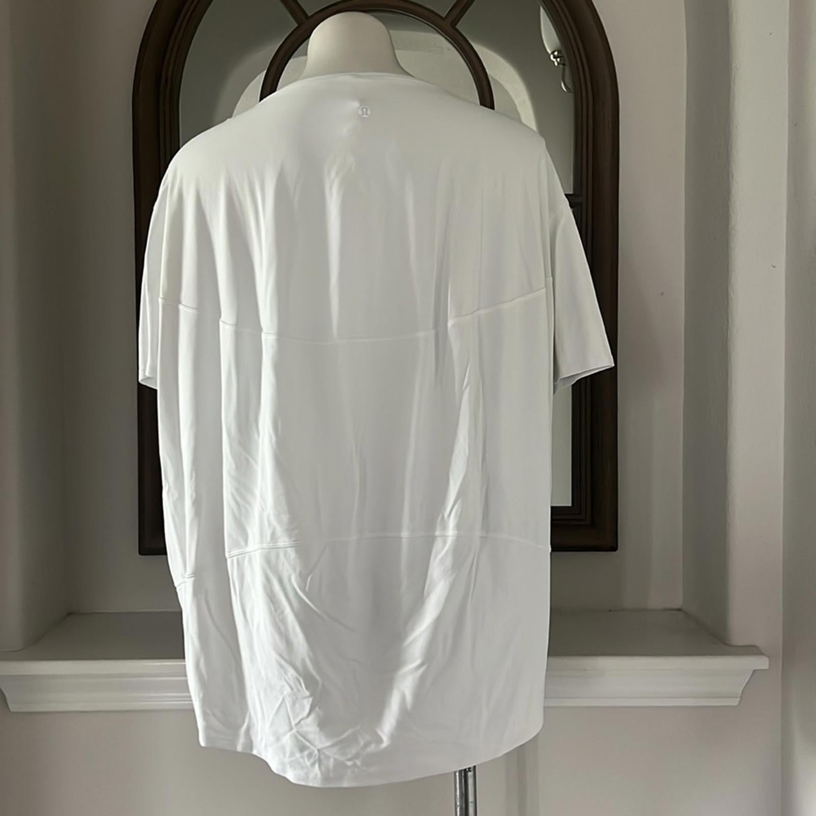 Lululemon White Oversized Top, Size 12 EXCELLENT!