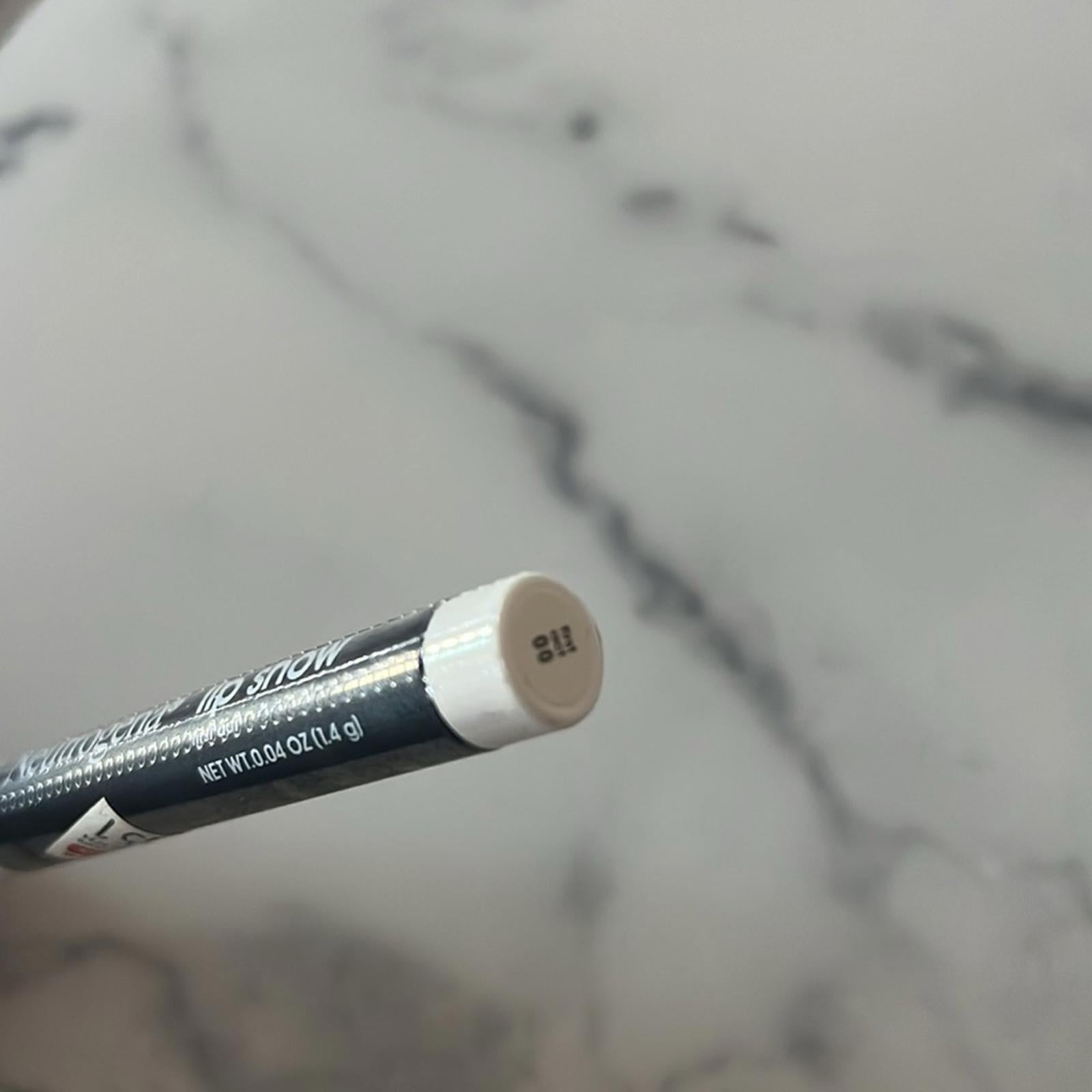 Neutrogena Lip Show First Act Lip Primer NEW & Sealed