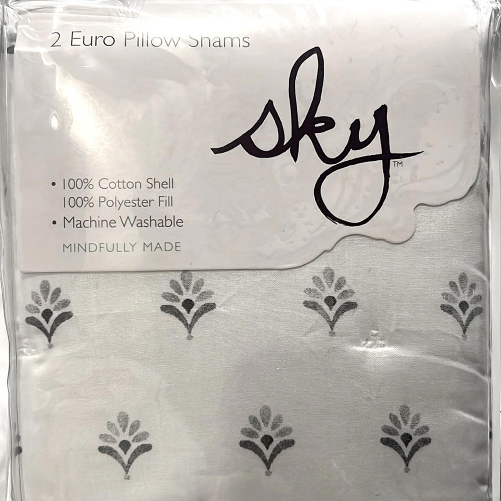 2 Sky Scallop Reversible Euro Shams in White & Grey New w/Tag
