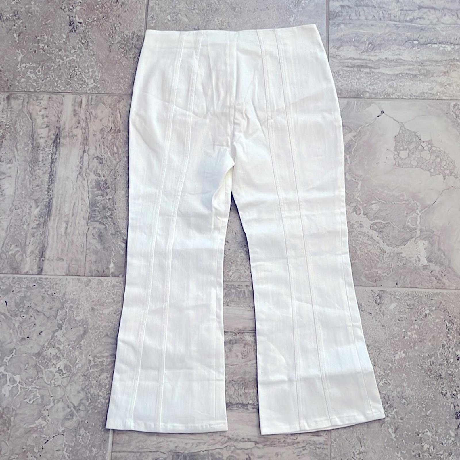 NEW Cinq à Sept Meryl Cropped Flare Leg Jeans in White, Size 12 New w/Tag