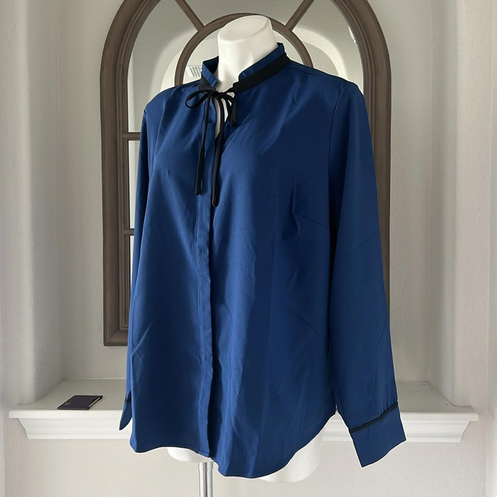 Elizabeth&Clarke NAVY Button-Front Tie Collar Top with StainTech Size 18W NWT
