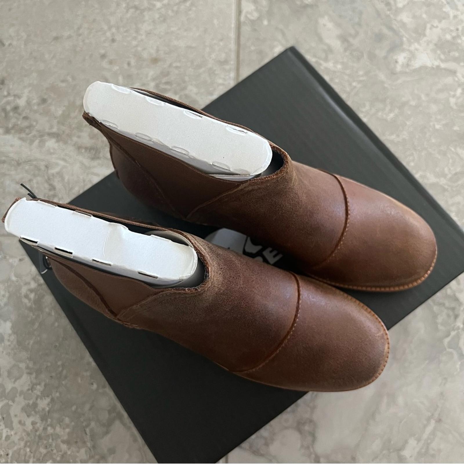 NEW Sorel Cate Lug Sole Chelsea Boots in Brown , Size EU 36.5 New in Box