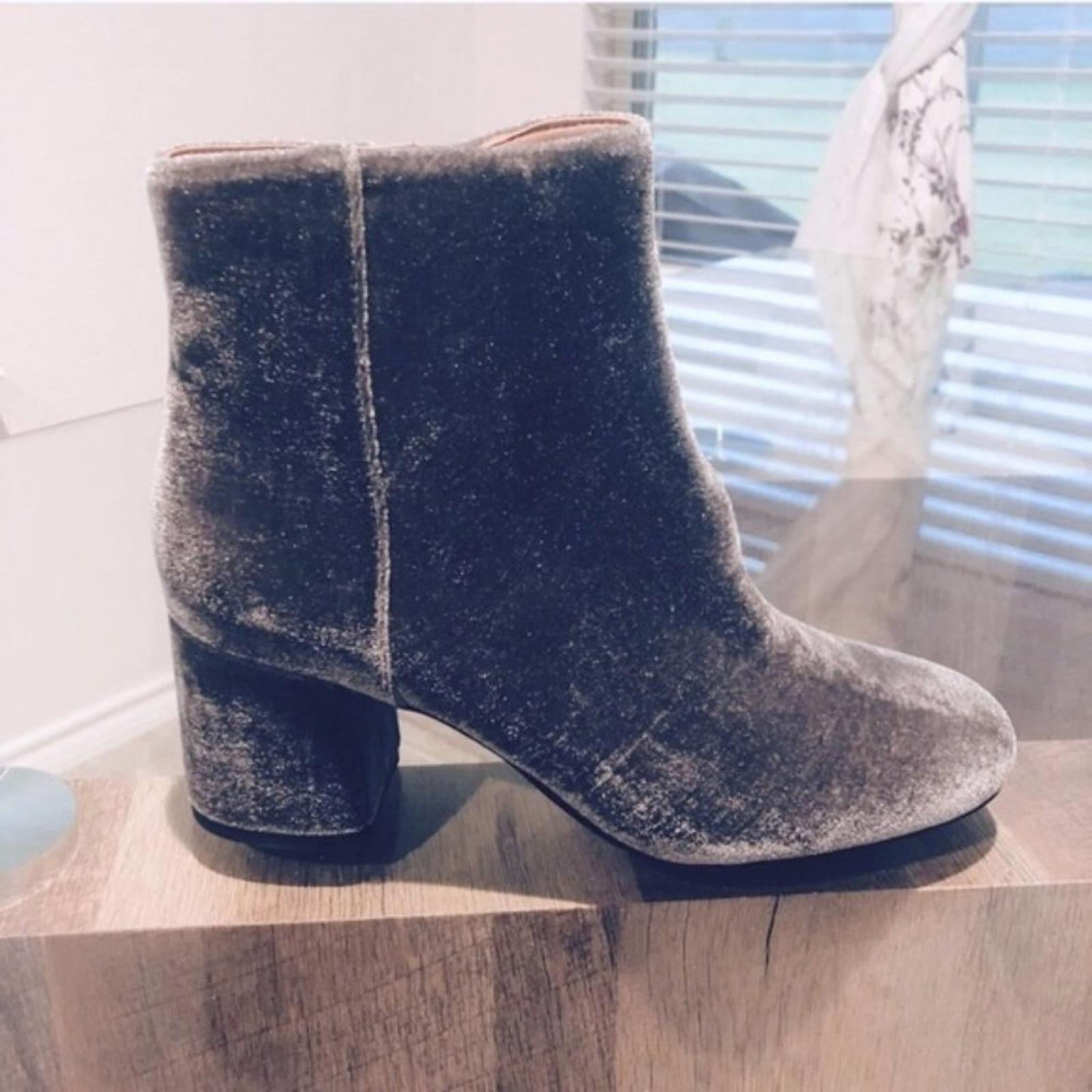 Franco Sarto Suede Velvet Jubilee Booties in Nimbus Grey, Size 7.5 New in Box