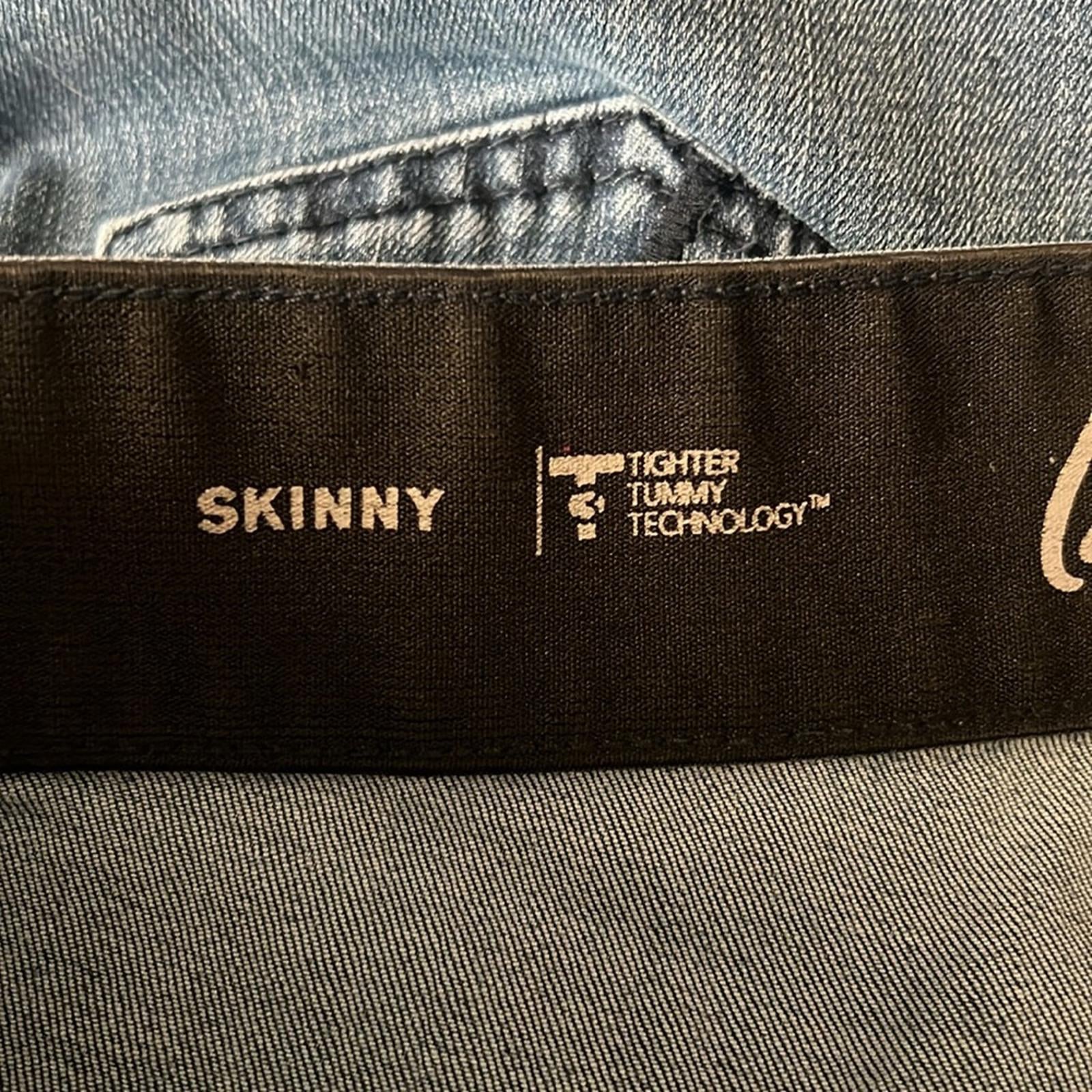 Lane Bryant High-Rise Tighter Tummy Two-Tone Skinny Jeans in Dark Wash, Size 18