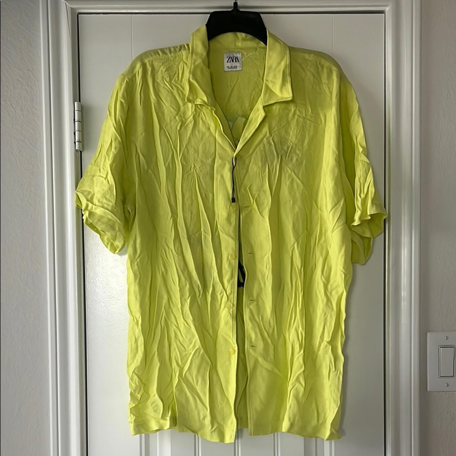 Zara Casual Button Front Shirt Painting From Within in Lemon Green, NEW, Size L