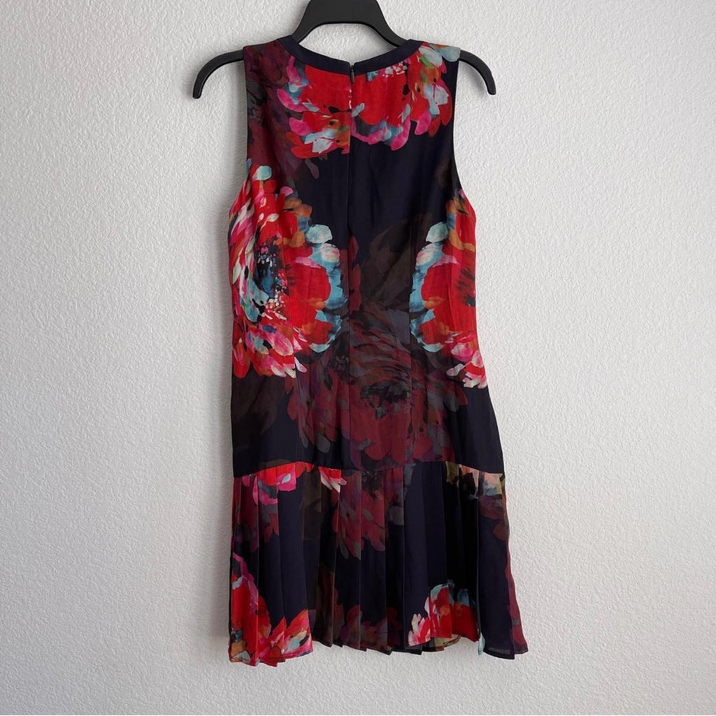 Trina Turk Shakira Georgette Floral Pleated Dress Size 6 EXCELLENT! Retail $258