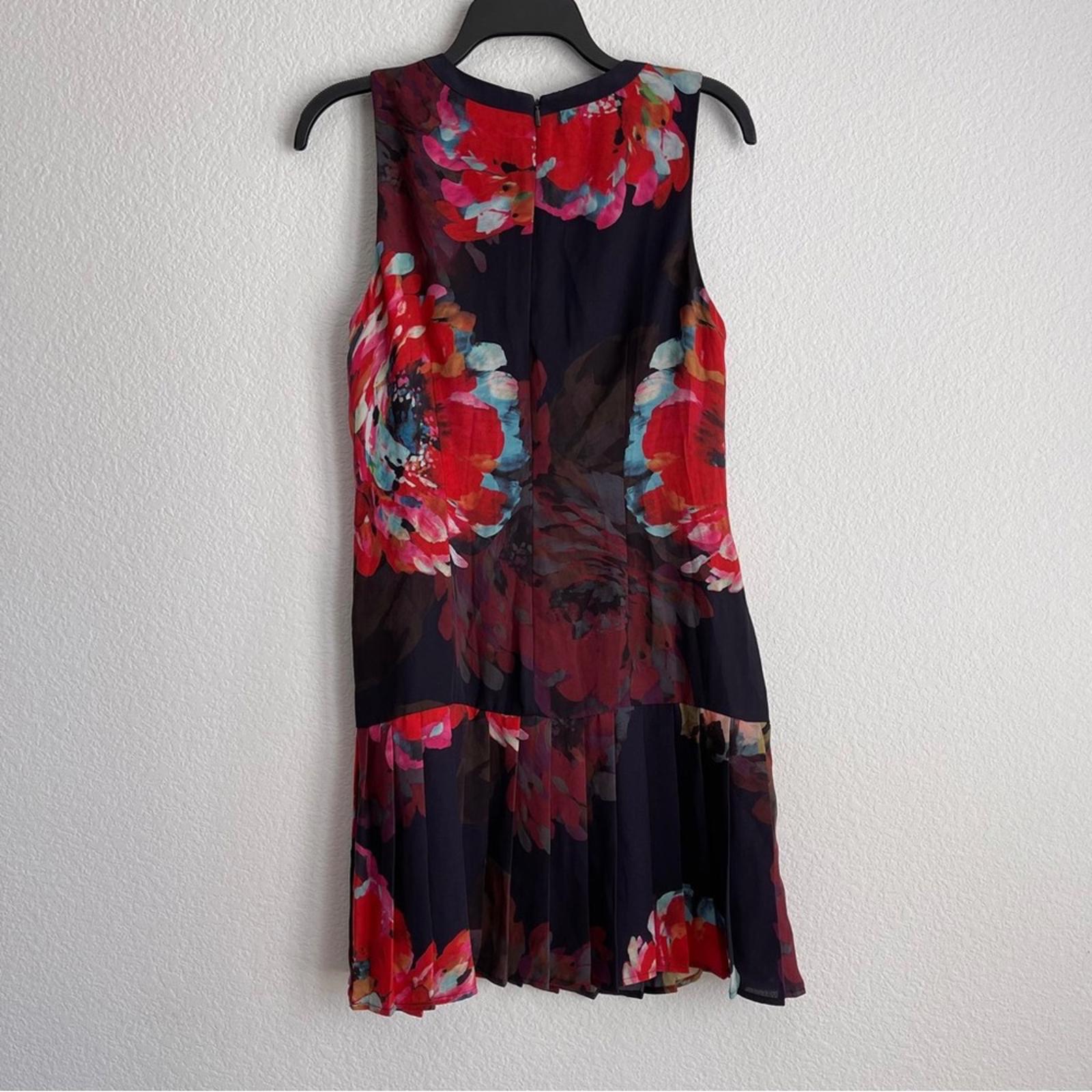 Trina Turk Shakira Georgette Floral Pleated Dress Size 6 EXCELLENT! Retail $258