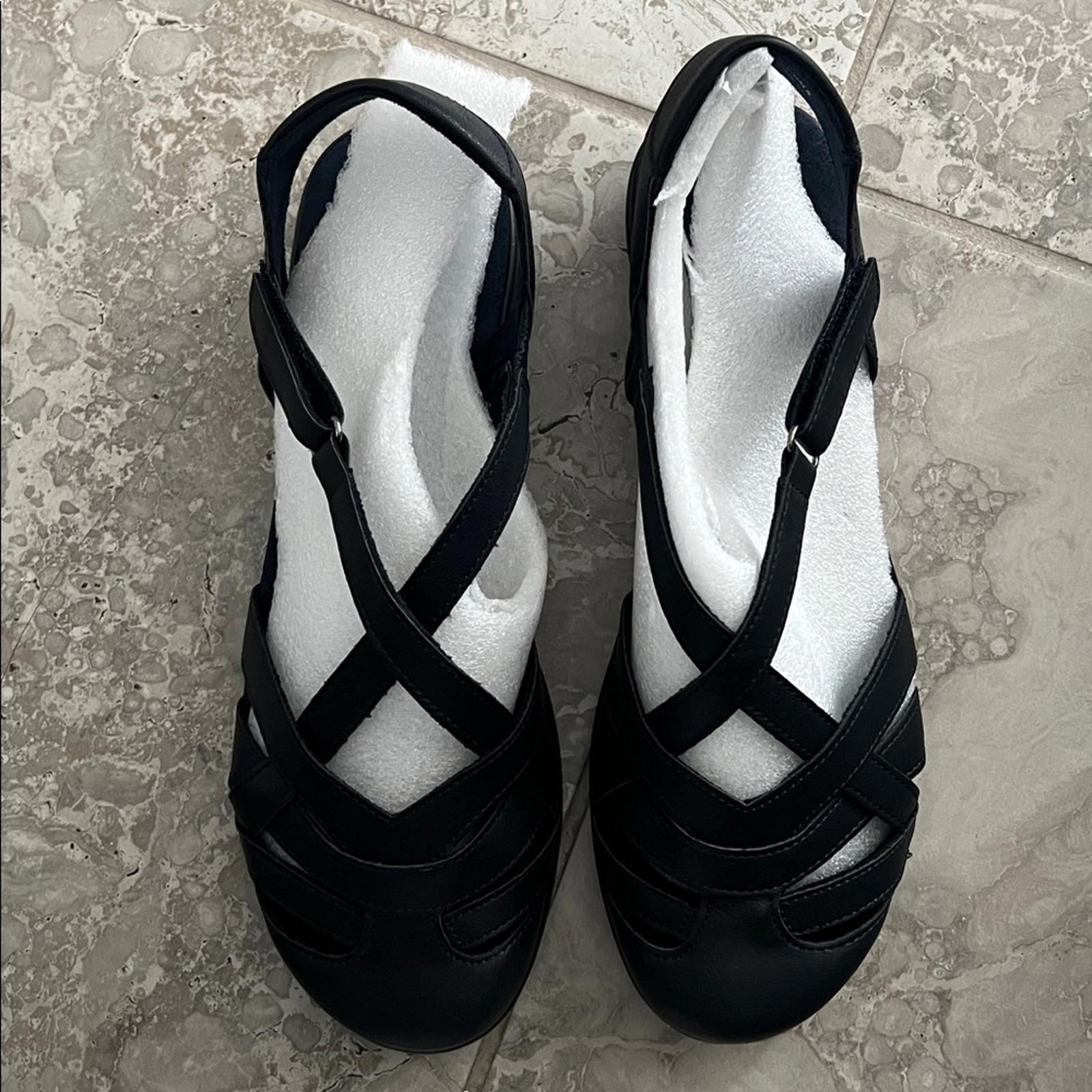 Easy Street Garrett Navy Sandals, Size 11, New in Box