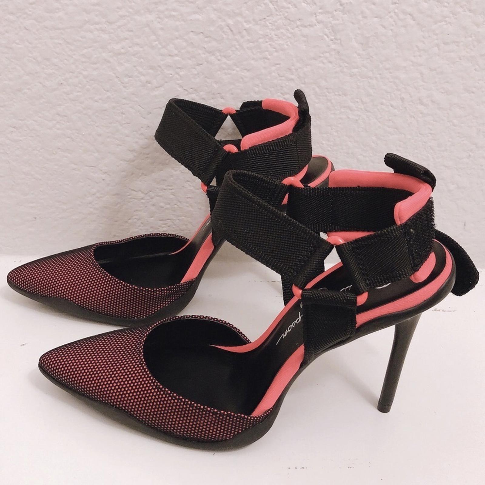 Jessica Simpson Gazelle Pump Pointed Toe in Pink & Black, Size 7M New in Box