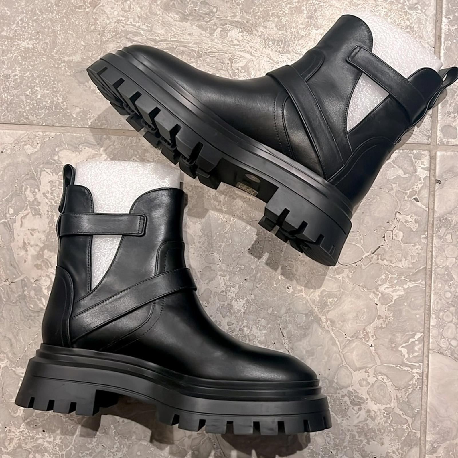 Stuart Weitzman Maverick Bedford Moto Buckled Booties in Black 5.5 NEW +DustBag
