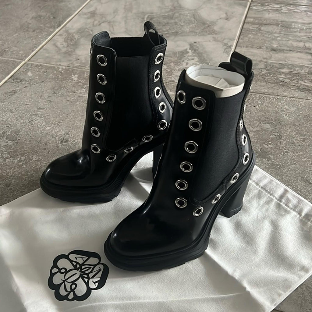 Alexander McQueen Tread Grommet Embellished Boots Black Size 35.5 NEW $1290