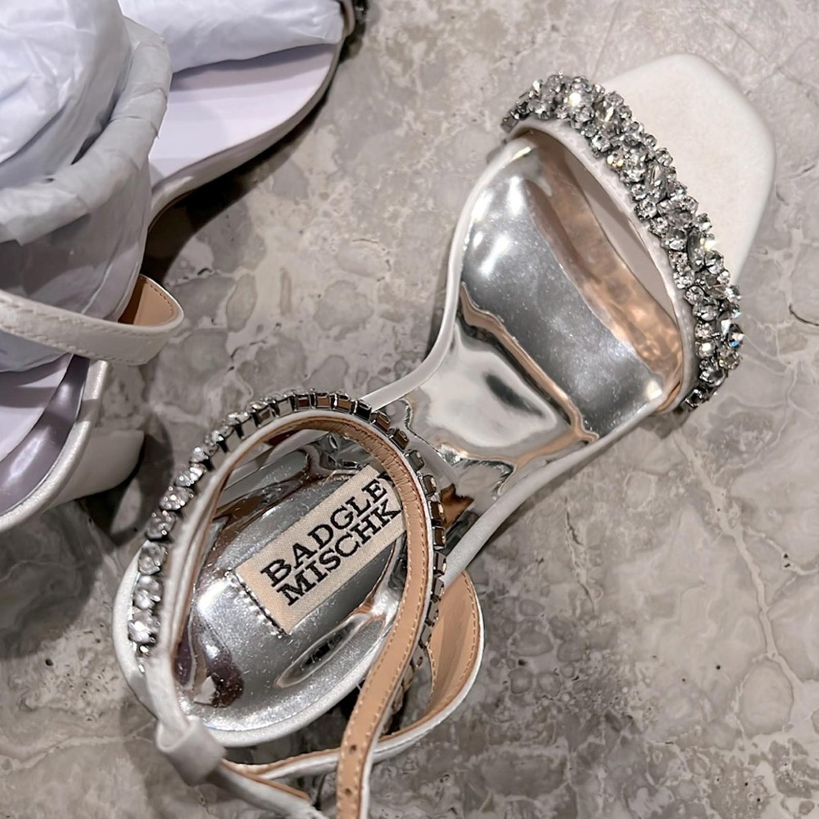 Badgley Mischka Tasmine Embellished Block Heel Sandals, Size 5.5 New in Box $245