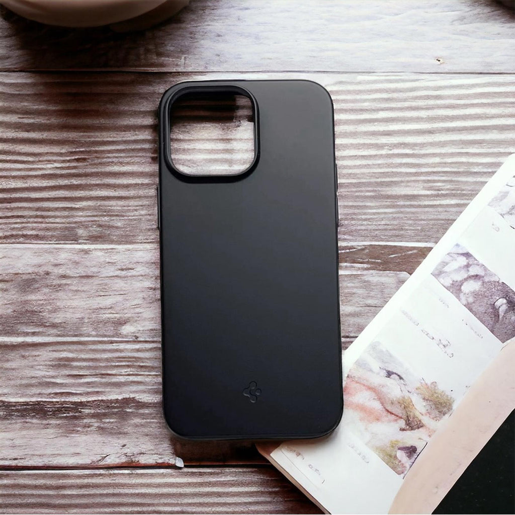 Spigen Thin Fit Case for iPhone 6.7”P (2022) in Black NEW in Box
