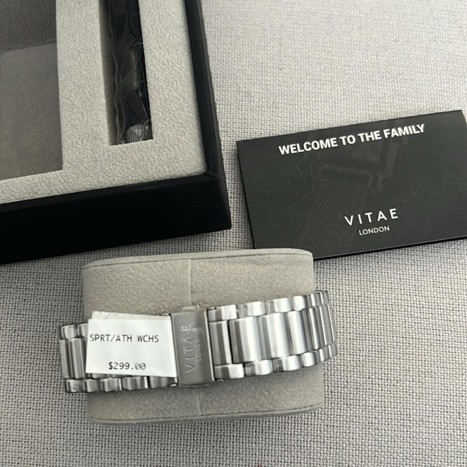 Vitae London Watch Elmington Silver Tone Stainless Steel Bracelet 44mm, NWT
