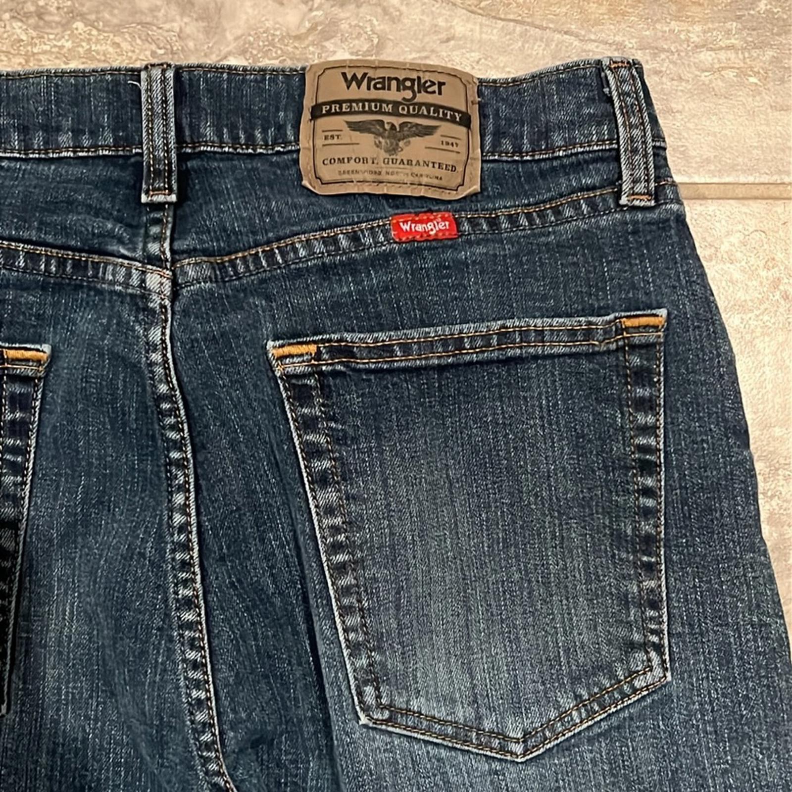 Wrangler Relaxed Fit Jeans in Blue, Size W32 X L32 EXCELLENT!