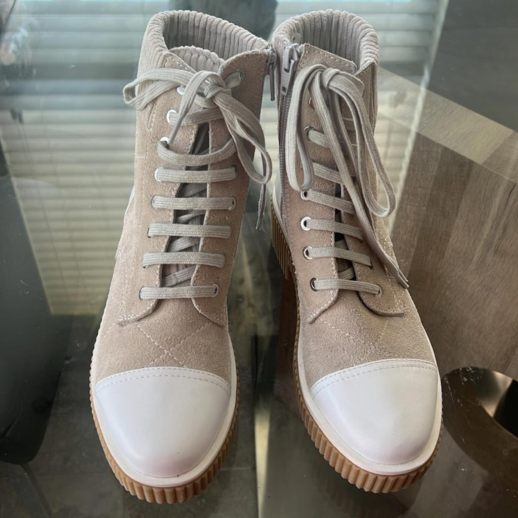 Vaneli Mage Boots in Light Grey Nival Combo, Size 7.5 New w/o Box Retail $250