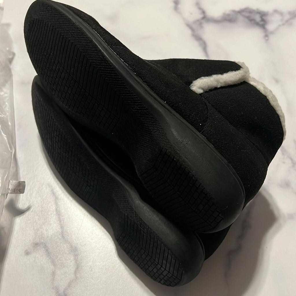 Hannah Sherpa Lined Faux Leather Ankle Booties in Black, Size 6W New w/Tag