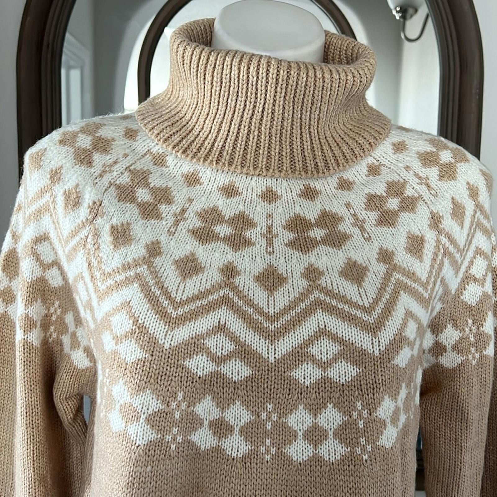 NEW Tommy Hilfiger Frosted Yoke Turtleneck Sweater Light Heather Fawn/Ivory Sz L