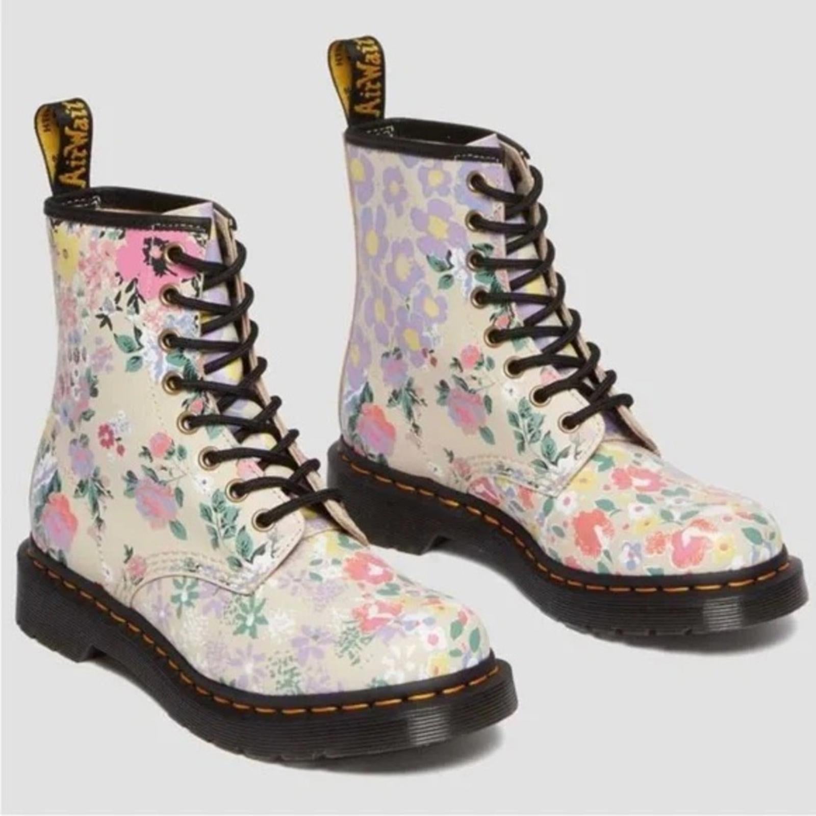 Dr. Martens 1460 Floral Lace Up Boots, Floral Beige, Size 5 New w/o Box