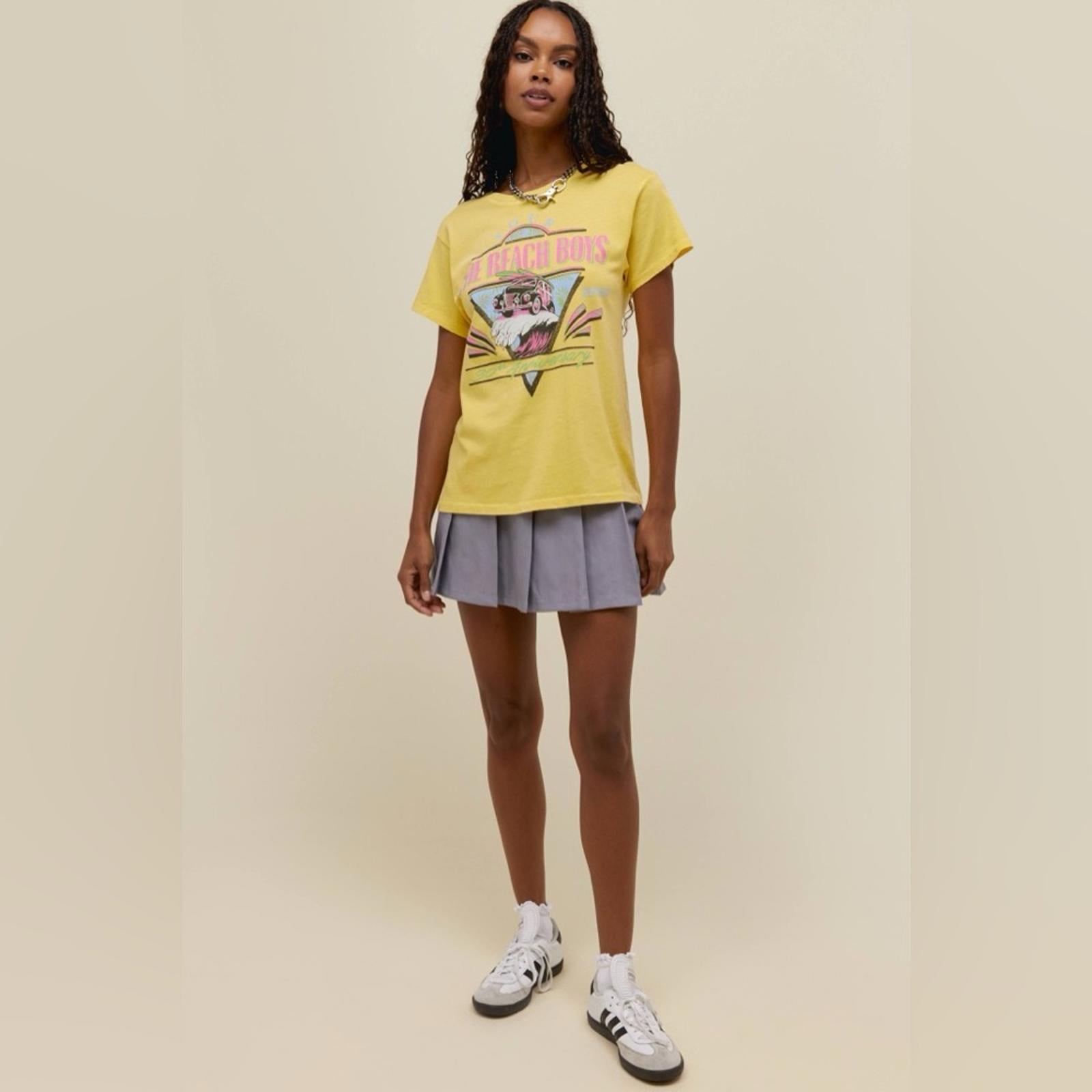 DAYDREAMER The Beach Boys 30th Anniversary Tour Tee in Yellow Bloom Size XS NWT