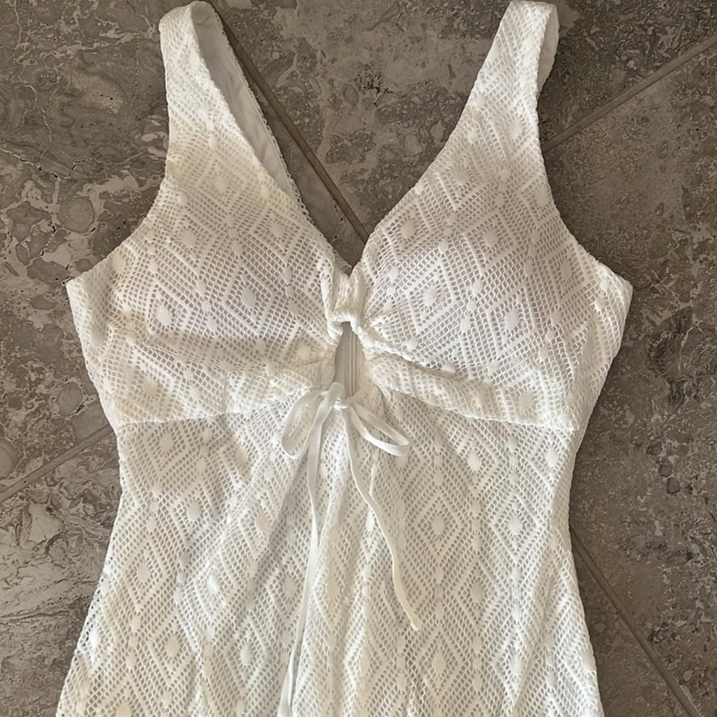 GUESS Geo Lace Sheath Dress w/Key Hole Detail in White, Size 8 New w/Tag $128