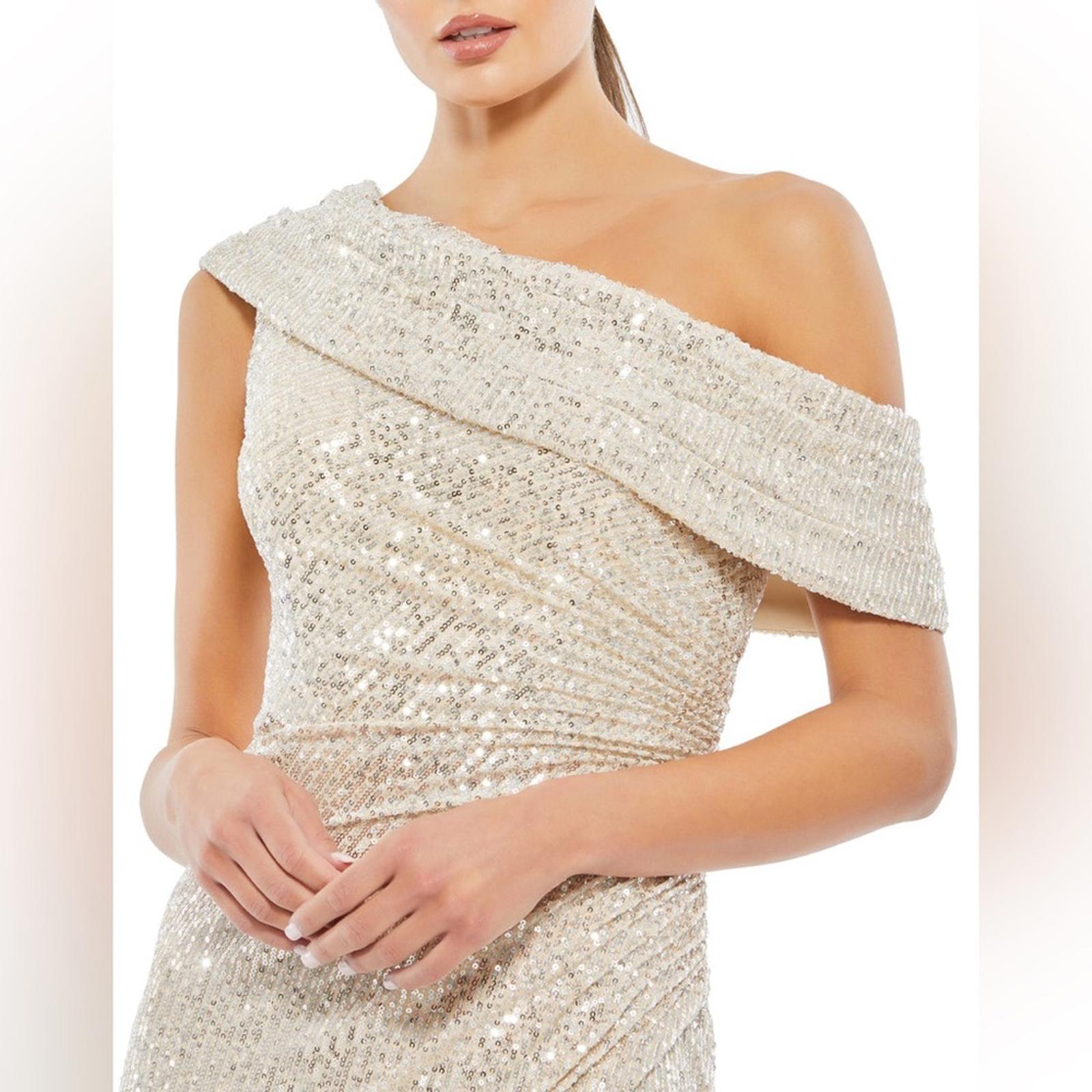 Mac Duggal IEENA One-Shoulder Ruched Sequined Gown Size 12, New w/Tag