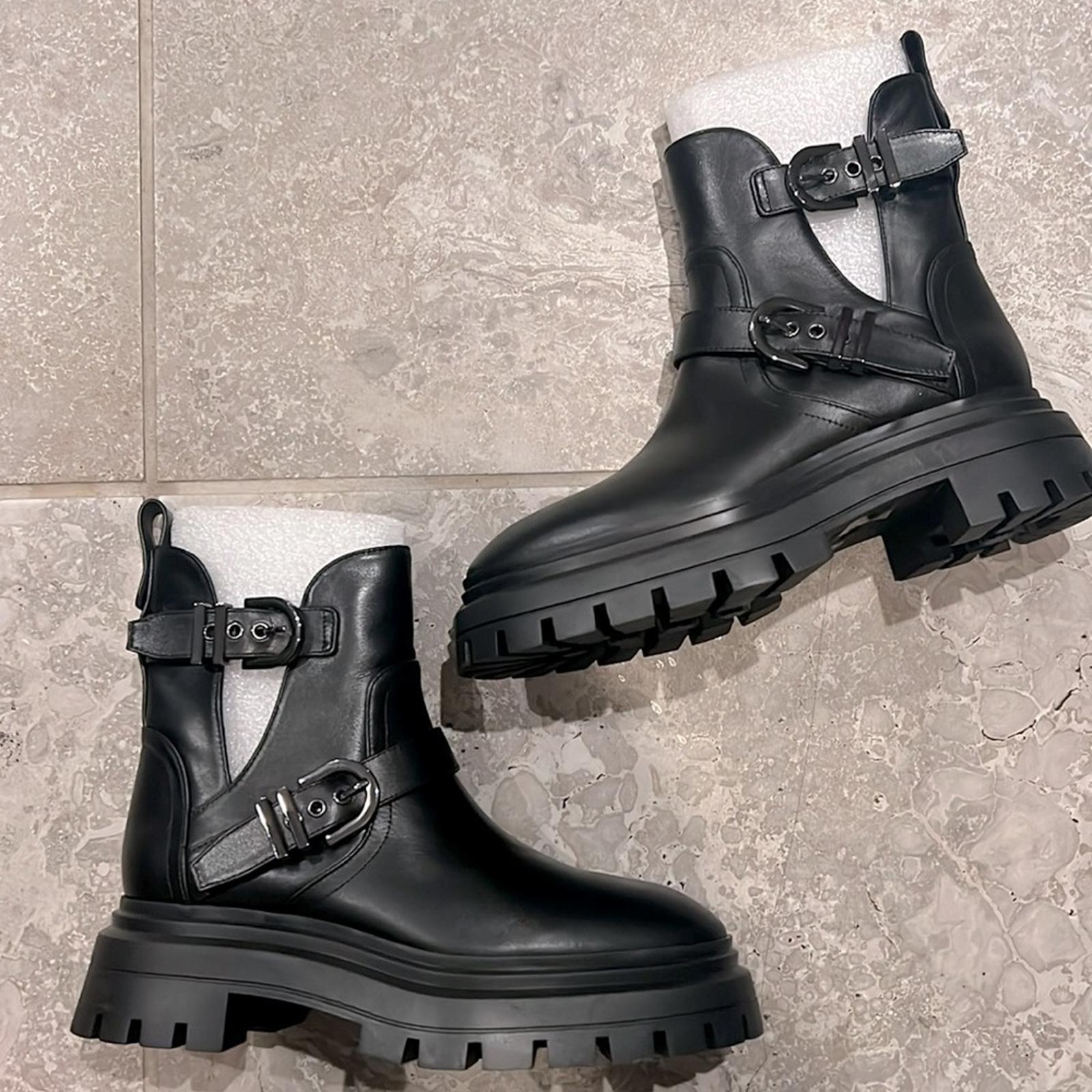 Stuart Weitzman Maverick Bedford Moto Buckled Booties in Black 5.5 NEW +DustBag