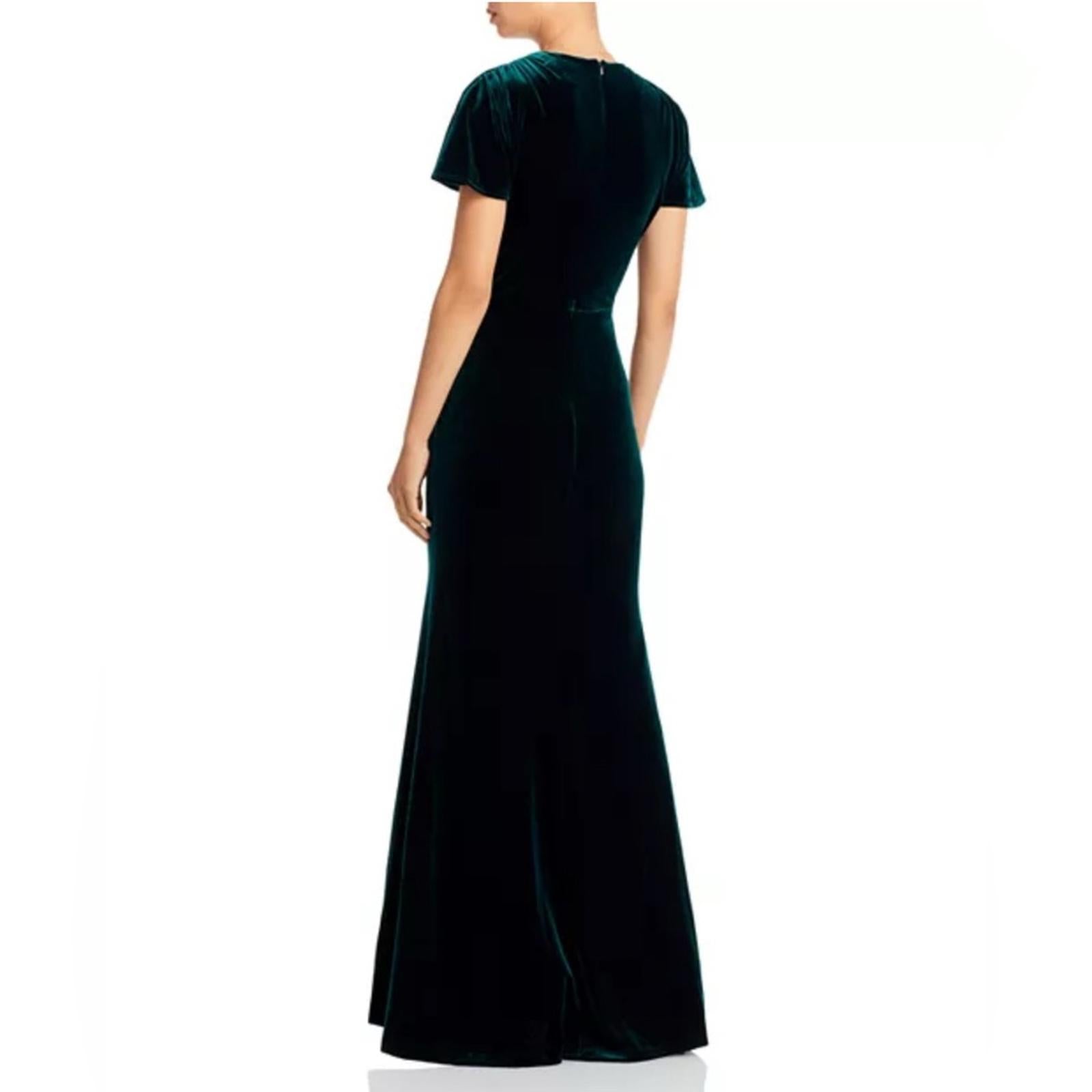 Bloomingdale’s Aqua V-Neck Velvet Gown in Hunter Green, Size 14 NEW w/Tag