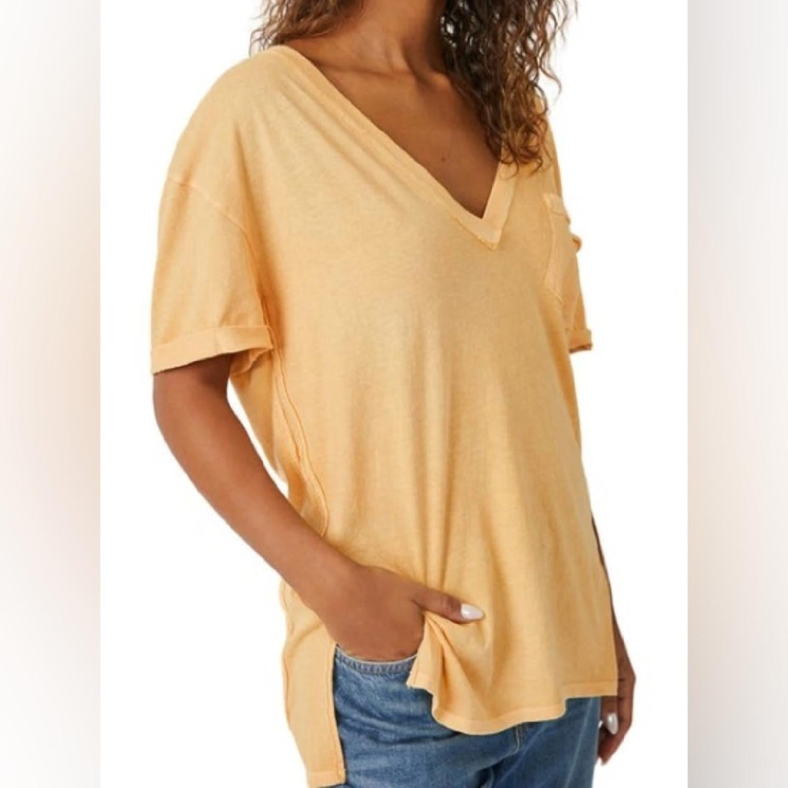 NWT Free People Keep Me V-Neck Cotton T-Shirt, Peach Sunrise Size XS New w/Tag