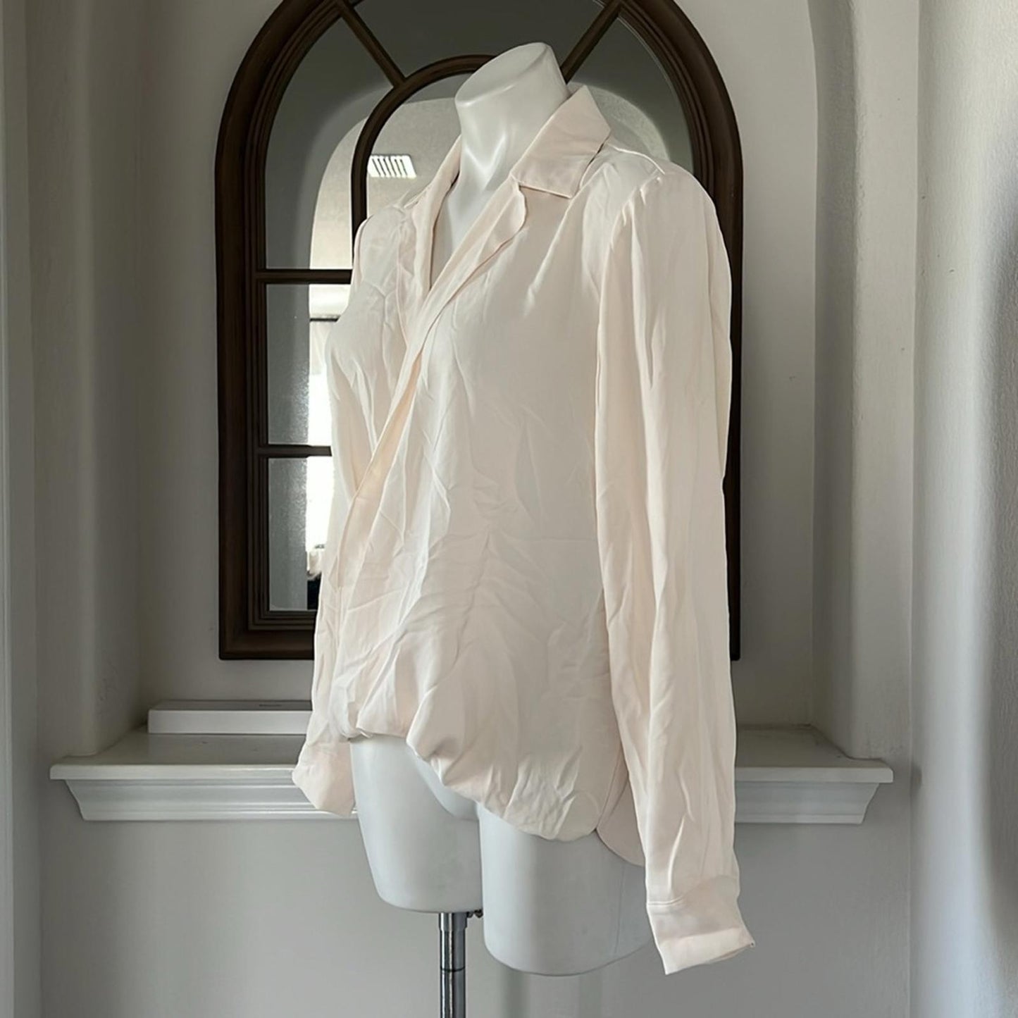 Anne Klein Collared Surplice-Front Blouse Off-White, Size M New w/Tag EXCELLENT!