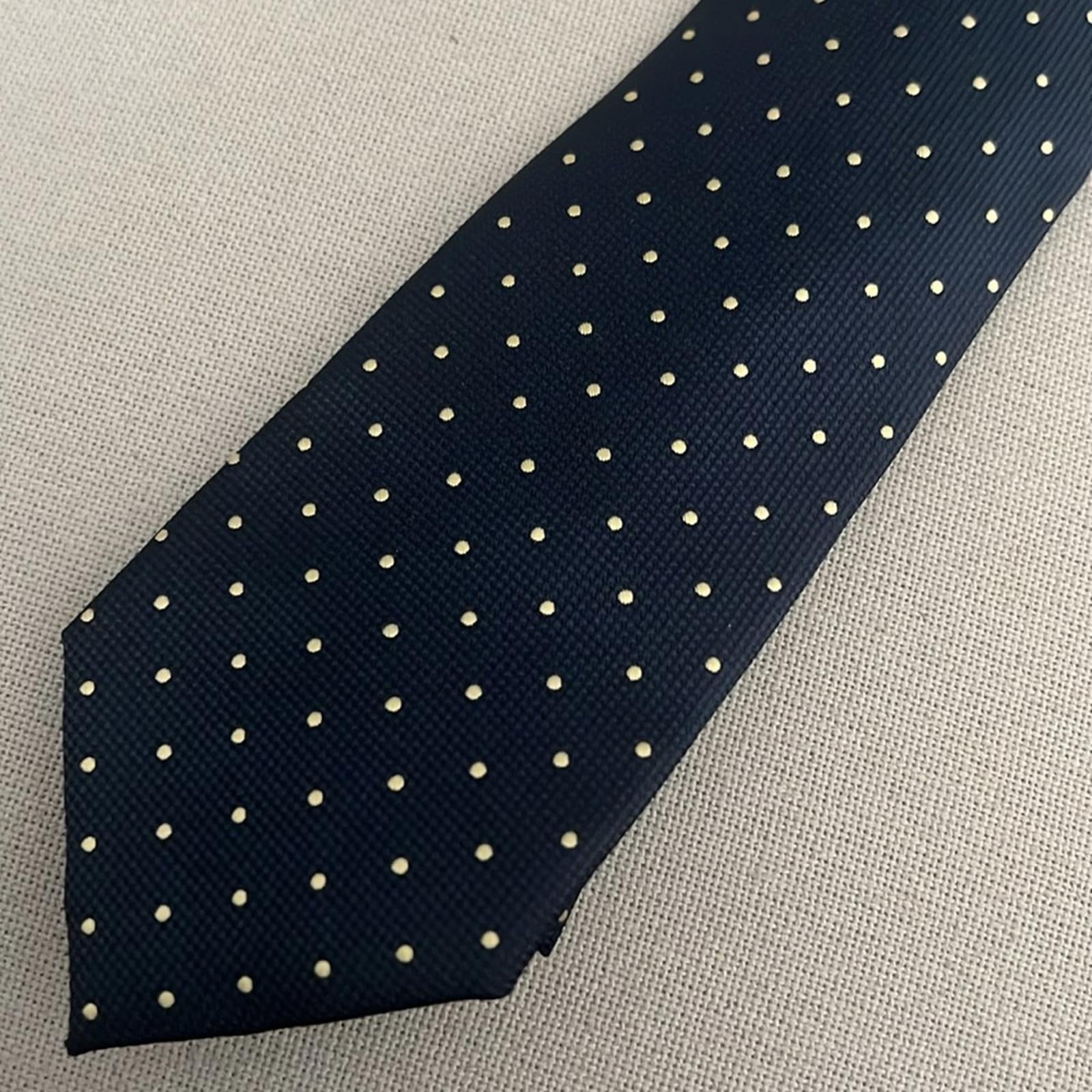 Club Room Graslin Dot Neck Tie in Navy Yellow, New with Tag
