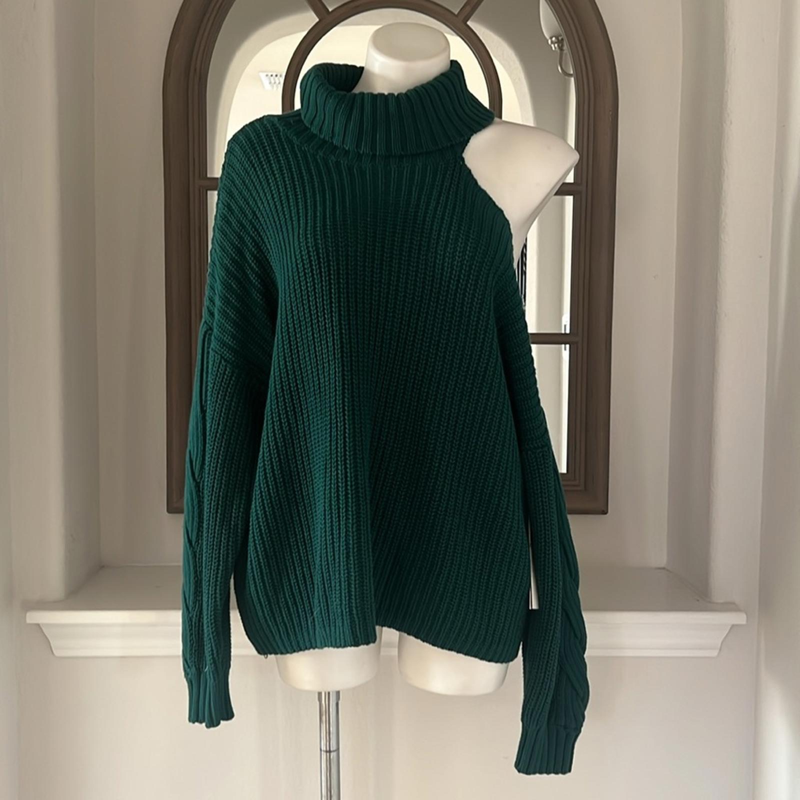 AQUA Cutout Turtleneck Sweater in Emerald Green Size XL New w/Tag