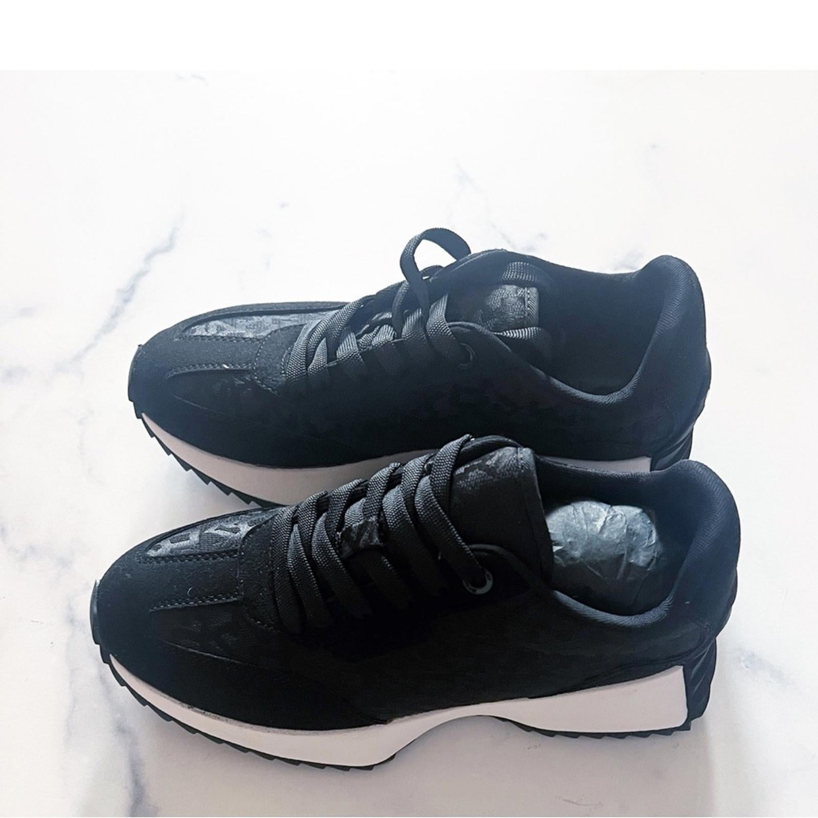 DKNY Women’s Naples Checkered Running Sneakers in Black, Size US 5/ EU 35, NEW