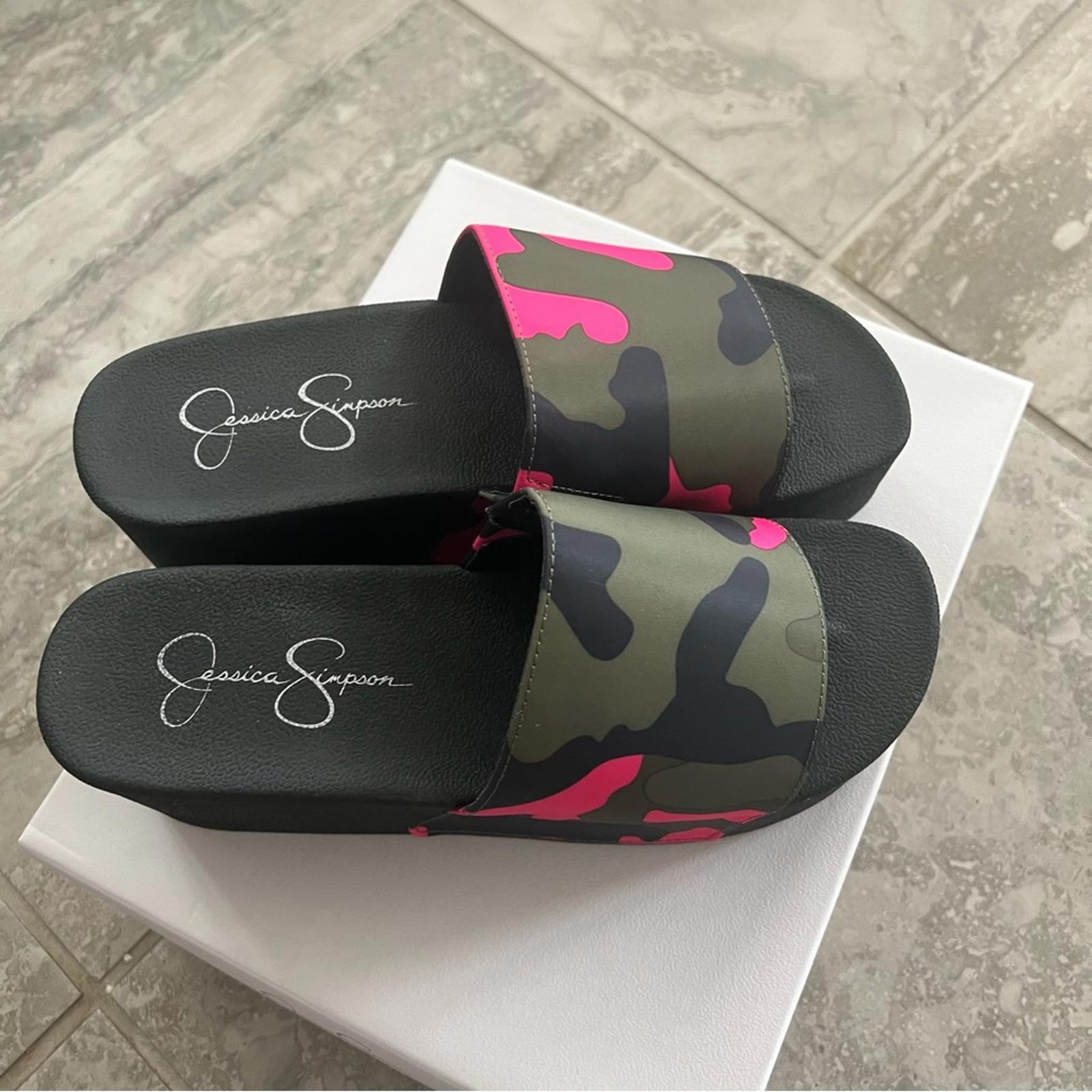 Jessica Simpson Camo Slide Platform Sandals, Size 9, New in Box