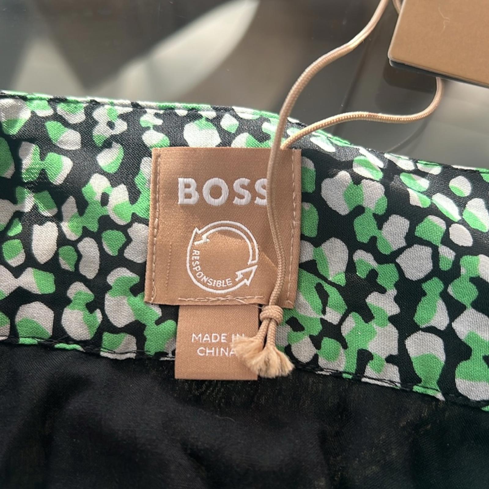BOSS Vaplina Pleated Skirt in Midnight Fantasy, Size 2 New w/Tag, Retail $278